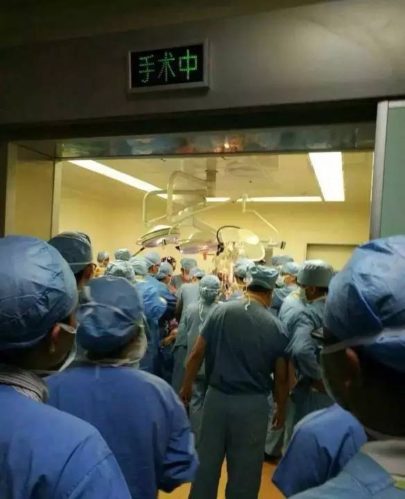 广东持刀砍人，广东退休医生被砍30多刀，行凶者25年前曾找伤者看过牙插图1